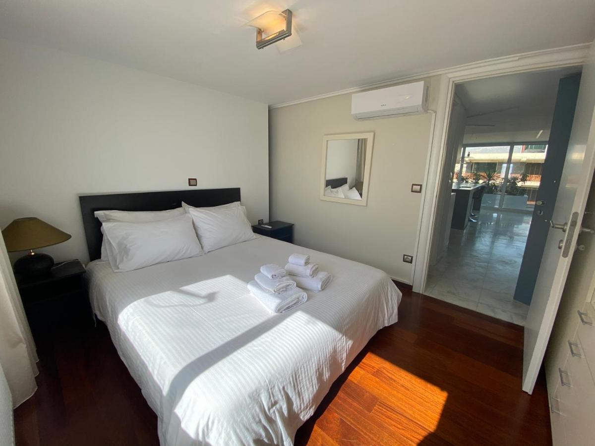 Citycenter Penthouse Mini Private Pool With Hydromassage And Great Town View Atina Dış mekan fotoğraf
