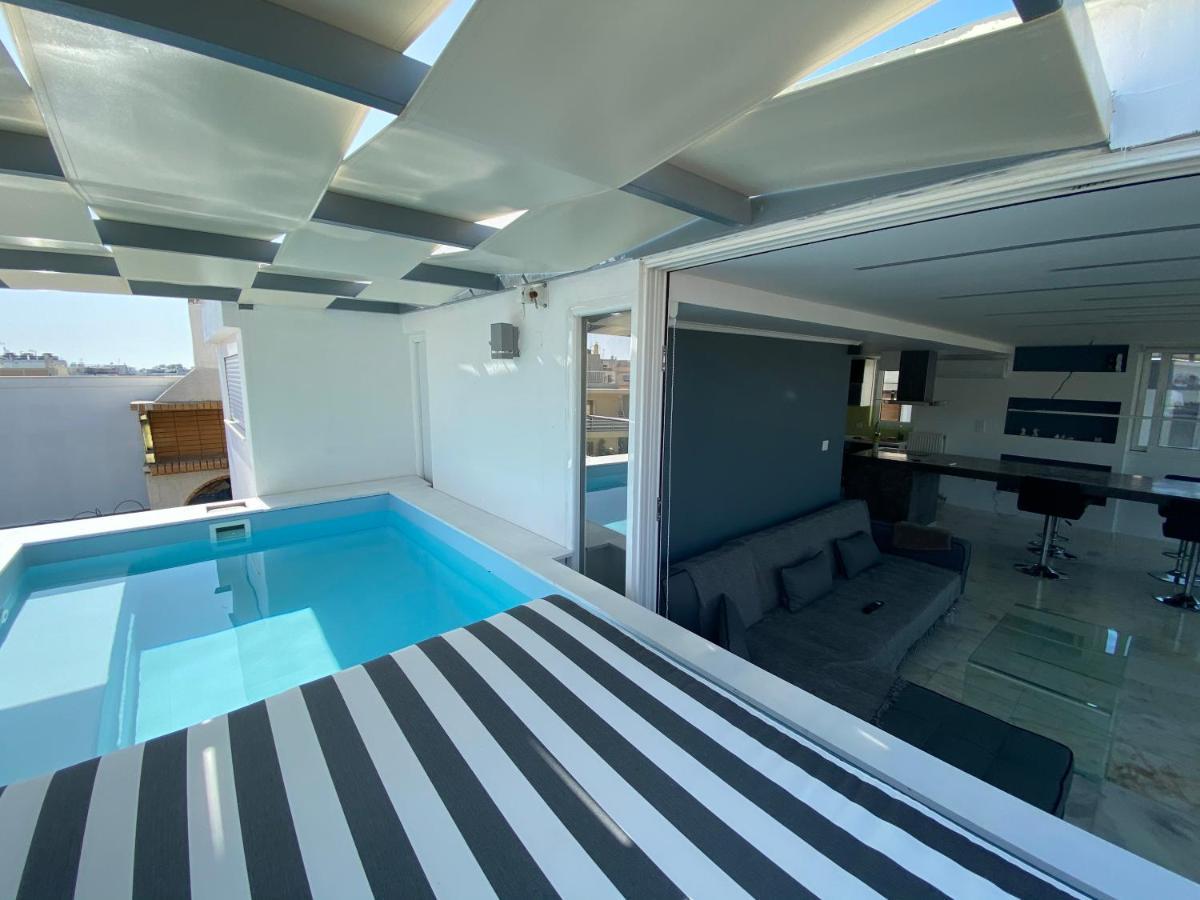 Citycenter Penthouse Mini Private Pool With Hydromassage And Great Town View Atina Dış mekan fotoğraf